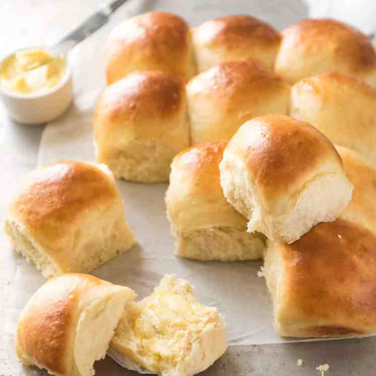 These No Knead Dinner Rolls are like magic! Astonishingly easy, no stand mixer, just mix the ingredients in a bowl! recipetineats.com